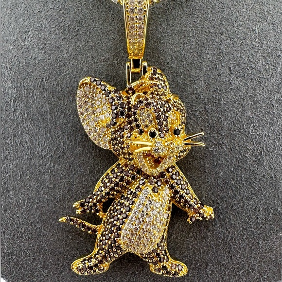 18K Gold Plated over 925 Sterling Silver Round Cut 3D Tom and Jerry Necklace - Picture 2 of 9